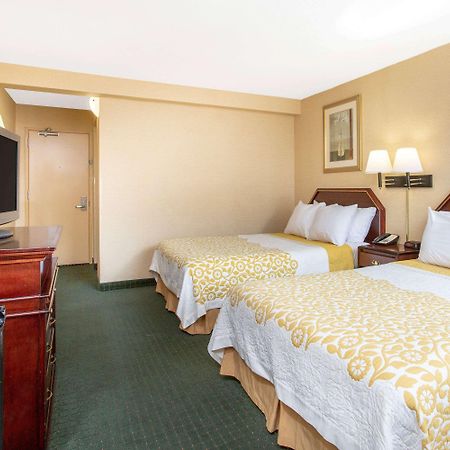 Days Inn By Wyndham College Park Exterior foto