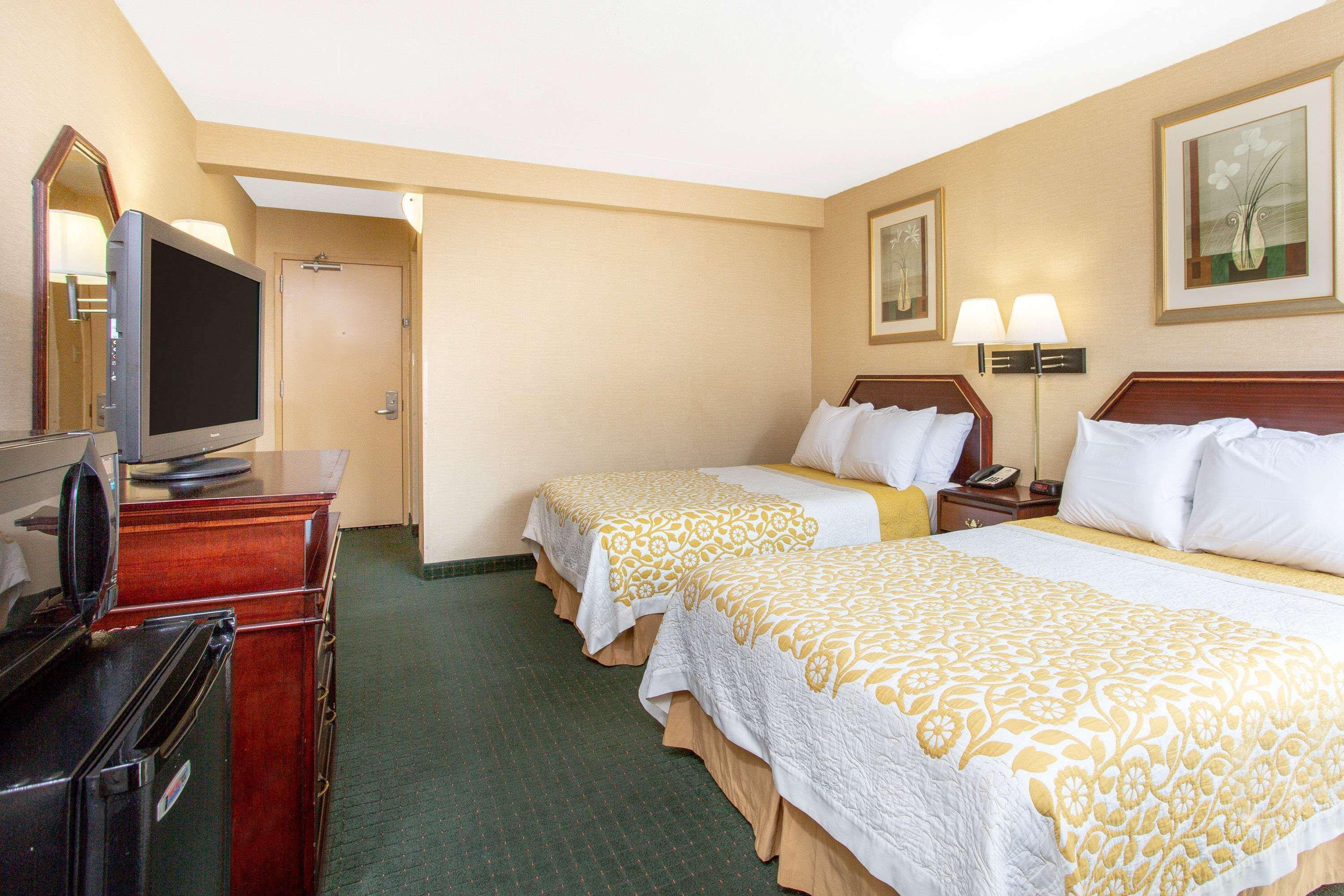 Days Inn By Wyndham College Park Exterior foto