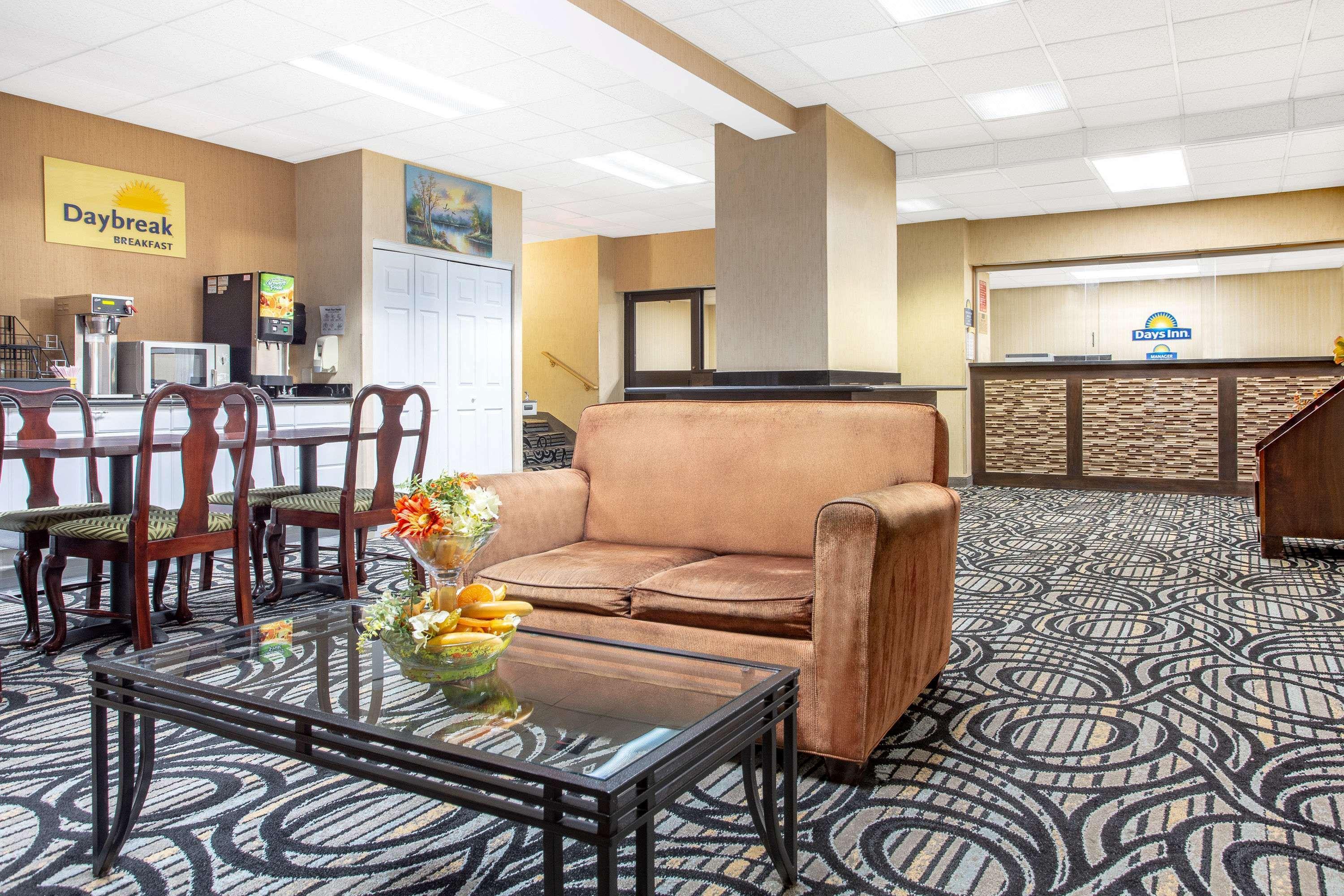 Days Inn By Wyndham College Park Exterior foto
